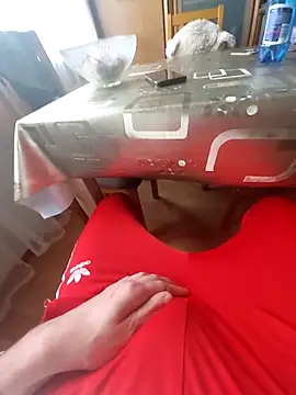 Snapshot of MlodyDres chatting on 10-11-25, 08:24 MlodyDres online show from 10-11-25, 08:24