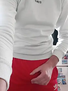 Snapshot of MlodyDres chatting on 10-12-25, 08:35 MlodyDres online show from 10-12-25, 08:35