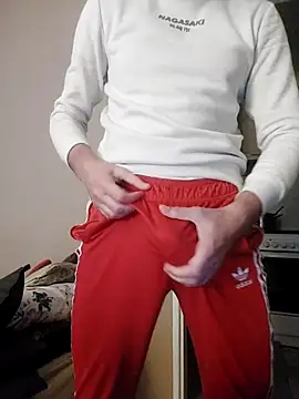 Snapshot of MlodyDres chatting on 10-14-25, 04:41 MlodyDres online show from 10-14-25, 04:41