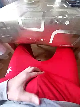 Snapshot of MlodyDres chatting on 10-15-25, 06:46 MlodyDres online show from 10-15-25, 06:46