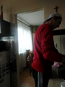 Snapshot of MlodyDres chatting on 10-17-25, 06:49 MlodyDres online show from 10-17-25, 06:49