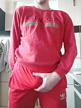 Snapshot of MlodyDres chatting on 10-30-25, 09:11 MlodyDres online show from 10-30-25, 09:11