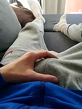 MlodyDres online show from 04-15-26, 03:19