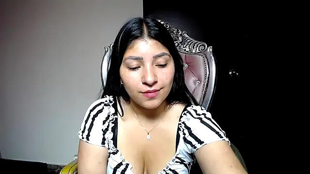 Snapshot of holly20a chatting on 01-21-25, 12:39 holly20a online show from 01-21-25, 12:39