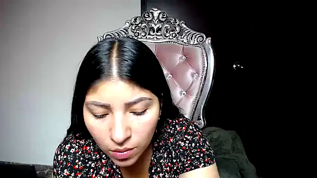 Snapshot of holly20a chatting on 02-13-25, 12:32 holly20a online show from 02-13-25, 12:32