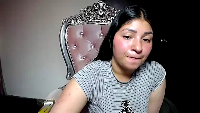 Snapshot of holly20a chatting on 02-14-25, 03:47 holly20a online show from 02-14-25, 03:47