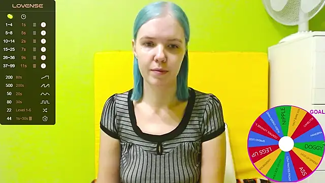 Snapshot of Ultra_Meow chatting on 10-12-25, 05:23 Ultra Meow online show from 10-12-25, 05:23