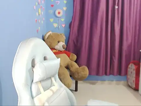 Snapshot of BOREAL_MOON chatting on 02-15-25, 09:59 BOREAL MOON online show from 02-15-25, 09:59