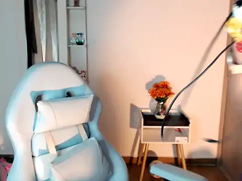 Snapshot of BOREAL_MOON chatting on 09-28-25, 12:49 BOREAL MOON online show from 09-28-25, 12:49