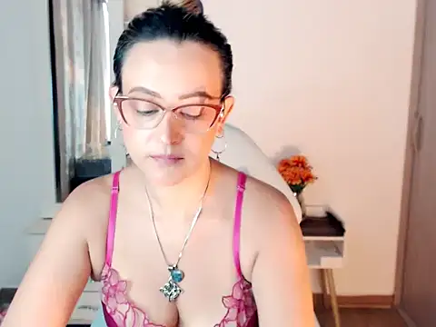 Snapshot of BOREAL_MOON chatting on 10-16-25, 06:53 BOREAL MOON online show from 10-16-25, 06:53