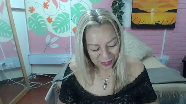 Snapshot of ZAMANTHA chatting on 04-28-26, 03:17 ZAMANTHA online show from 04-28-26, 03:17
