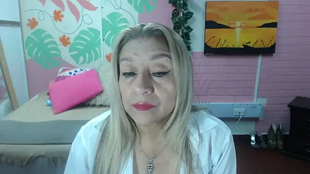 Snapshot of ZAMANTHA chatting on 05-02-26, 04:23 ZAMANTHA online show from 05-02-26, 04:23