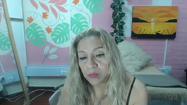 Snapshot of ZAMANTHA chatting on 05-04-26, 03:52 ZAMANTHA online show from 05-04-26, 03:52