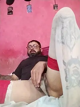 Snapshot of lingerieman420@xh chatting on 05-26-26, 03:35 lingerieman420xh online show from 05-26-26, 03:35