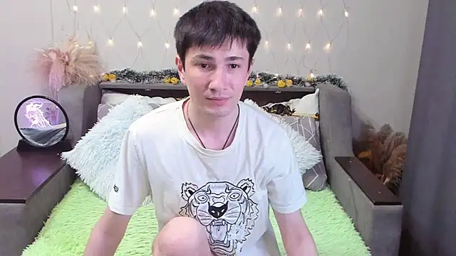 Yumi steve online show from 09-30-25, 04:01