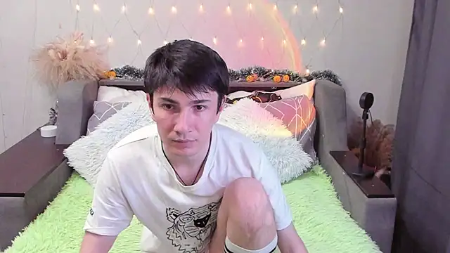 Yumi steve online show from 11-16-25, 04:45