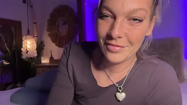 Snapshot of cyberchickie_maria chatting on 02-27-25, 09:14 cyberchickie maria online show from 02-27-25, 09:14