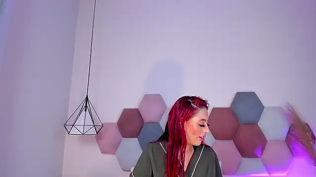 Snapshot of JupiteFox chatting on 10-02-25, 12:39 JupiteFox online show from 10-02-25, 12:39