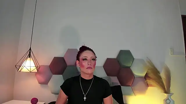 Snapshot of JupiteFox chatting on 10-20-25, 10:54 JupiteFox online show from 10-20-25, 10:54