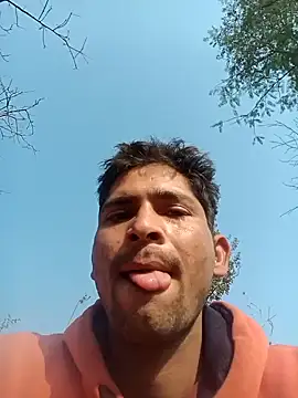 SunnyleoneBG online show from 12-19-24, 08:56