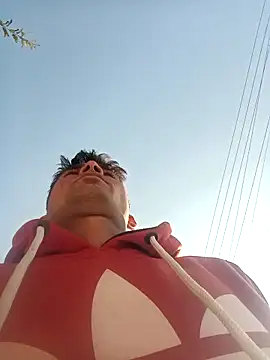 SunnyleoneBG online show from 12-26-24, 09:44