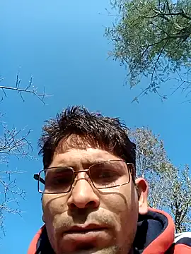 SunnyleoneBG online show from 12-29-24, 09:17