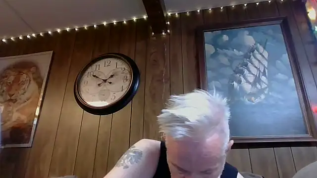 Makowboy online show from 12-26-24, 08:53