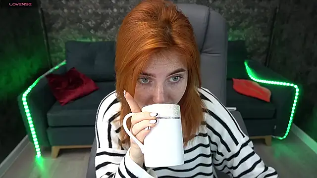 EmilyFoxxi online show from 12-31-24, 06:16