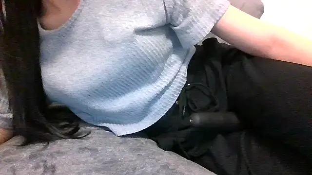 Snapshot of Sexy_asianxx chatting on 03-10-26, 04:17 Sexy asianxx online show from 03-10-26, 04:17