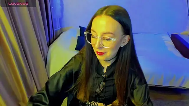 CurlySteph online show from 05-05-26, 05:21