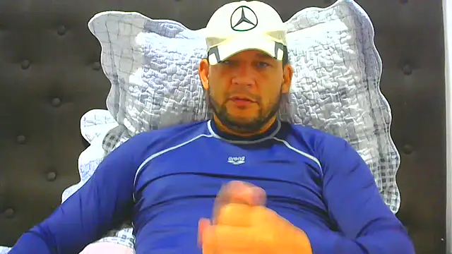 Snapshot of altenori112 chatting on 07-16-26, 12:00 altenori112 online show from 07-16-26, 12:00