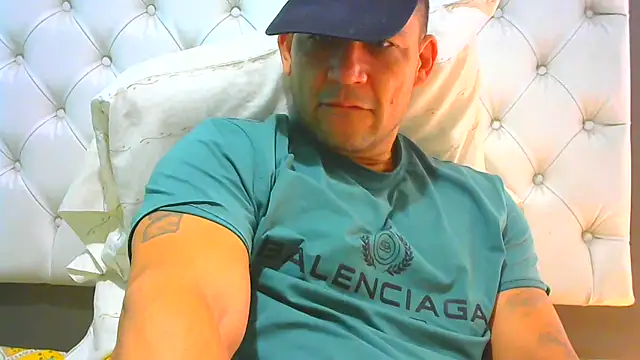 Snapshot of altenori112 chatting on 07-26-26, 12:23 altenori112 online show from 07-26-26, 12:23