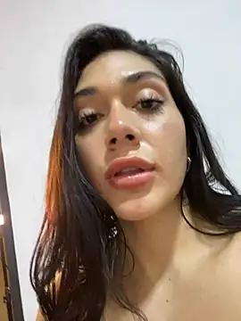 Snapshot of LaanaCooper chatting on 02-13-25, 03:46 LaanaCooper online show from 02-13-25, 03:46