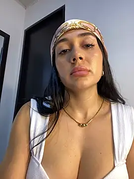 Snapshot of LaanaCooper chatting on 02-15-25, 07:50 LaanaCooper online show from 02-15-25, 07:50