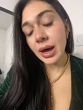 Snapshot of LaanaCooper chatting on 03-17-25, 02:01 LaanaCooper online show from 03-17-25, 02:01