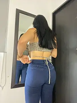 Snapshot of LaanaCooper chatting on 03-18-25, 01:31 LaanaCooper online show from 03-18-25, 01:31