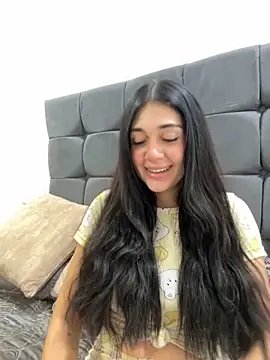 Snapshot of LaanaCooper chatting on 09-25-25, 03:27 LaanaCooper online show from 09-25-25, 03:27