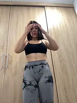 Snapshot of LaanaCooper chatting on 10-28-25, 04:20 LaanaCooper online show from 10-28-25, 04:20