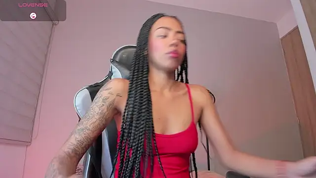 Snapshot of ashley_23_ chatting on 03-27-26, 03:56 ashley 23 online show from 03-27-26, 03:56