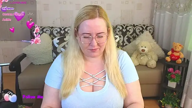 Ginesia online show from 03-12-25, 01:40