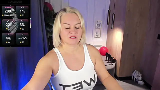 YolandaKiss online show from 11-03-25, 08:21