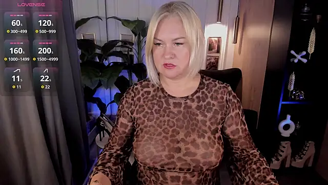 YolandaKiss online show from 08-10-26, 04:38