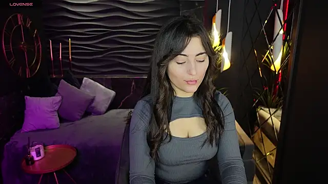 KylieMellow online show from 12-28-24, 05:44