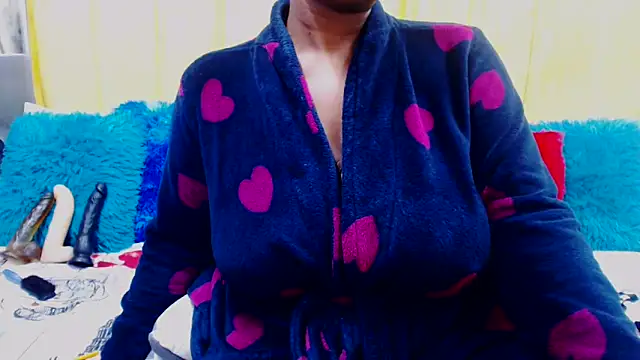 Snapshot of Bustydiva88 chatting on 12-20-24, 03:14 Bustydiva88 online show from 12-20-24, 03:14