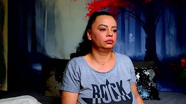 Snapshot of ElizabethEven chatting on 05-10-26, 03:23 ElizabethEven online show from 05-10-26, 03:23