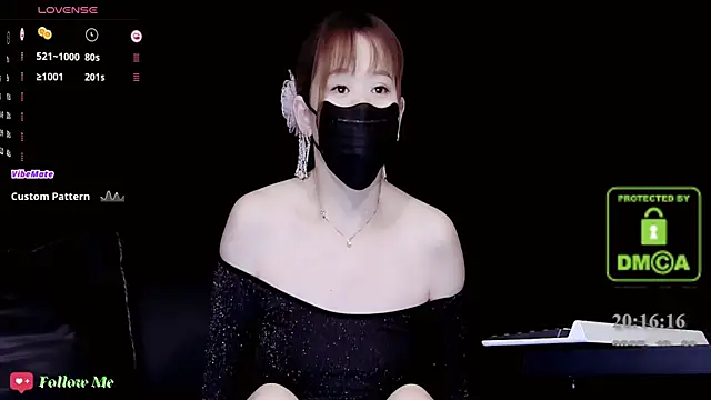 Snapshot of melia_Z chatting on 10-21-25, 12:17 melia Z online show from 10-21-25, 12:17