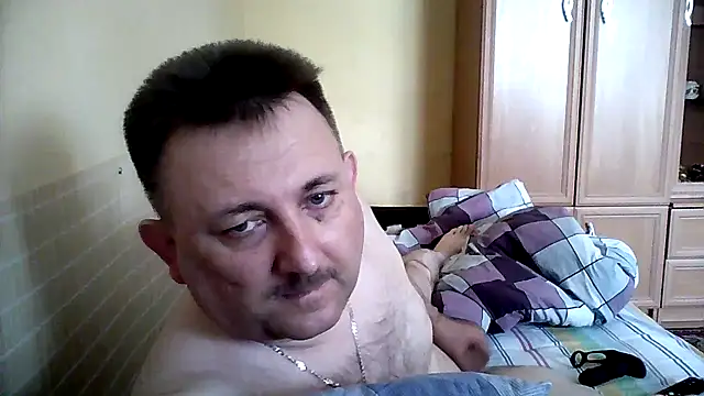 Snapshot of Novy73 chatting on 05-05-26, 08:22 Novy73 online show from 05-05-26, 08:22