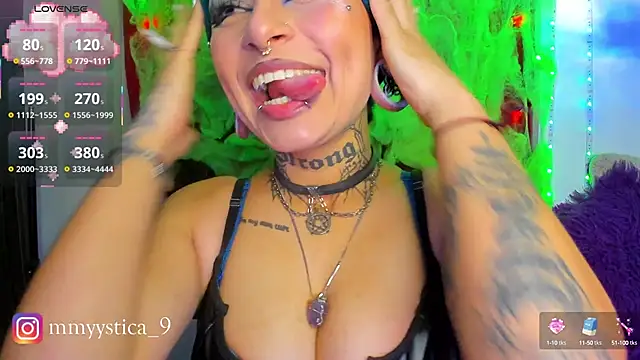 Snapshot of Rainnbow_ chatting on 10-02-25, 06:42 Rainnbow online show from 10-02-25, 06:42