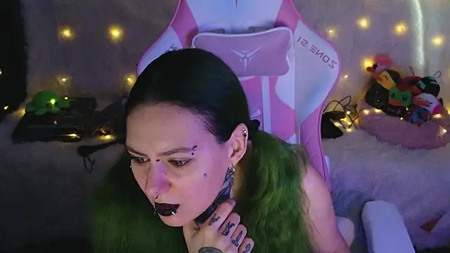 Snapshot of Ginger_Stay chatting on 03-06-26, 08:33 Ginger Stay online show from 03-06-26, 08:33