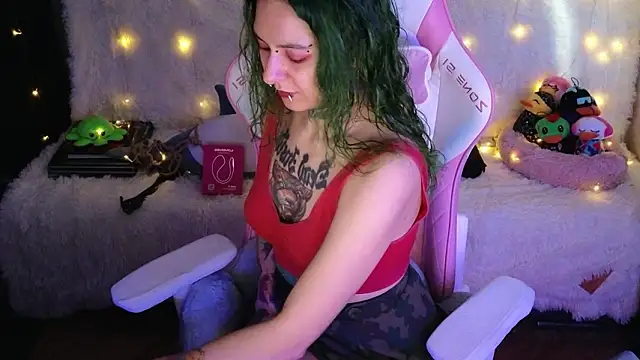 Snapshot of Ginger_Stay chatting on 03-15-26, 09:15 Ginger Stay online show from 03-15-26, 09:15